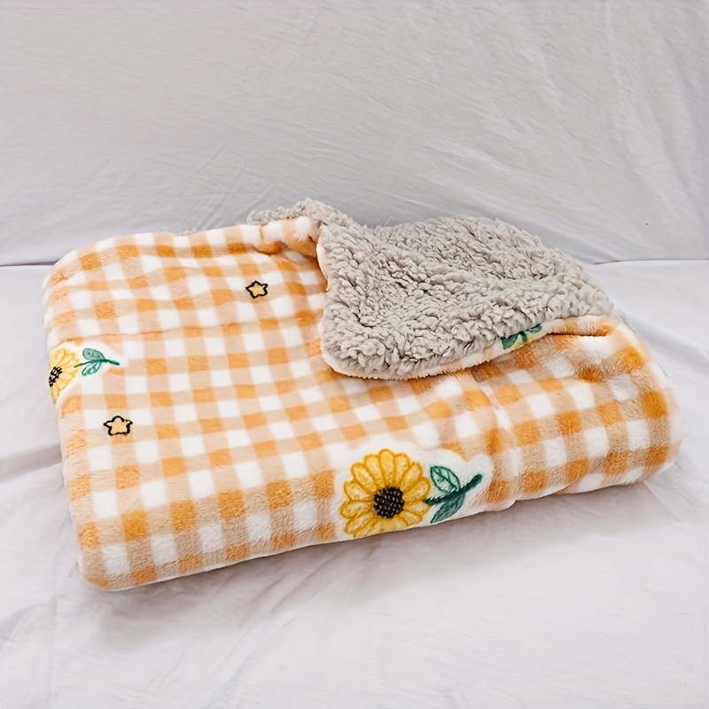 Teddy Animal Stripe Fleece Double Blanket main image 1