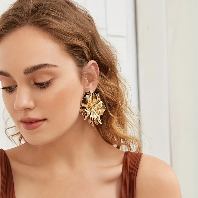 Exaggerated Golden Flower Dangle Earrings, Party Ornaments