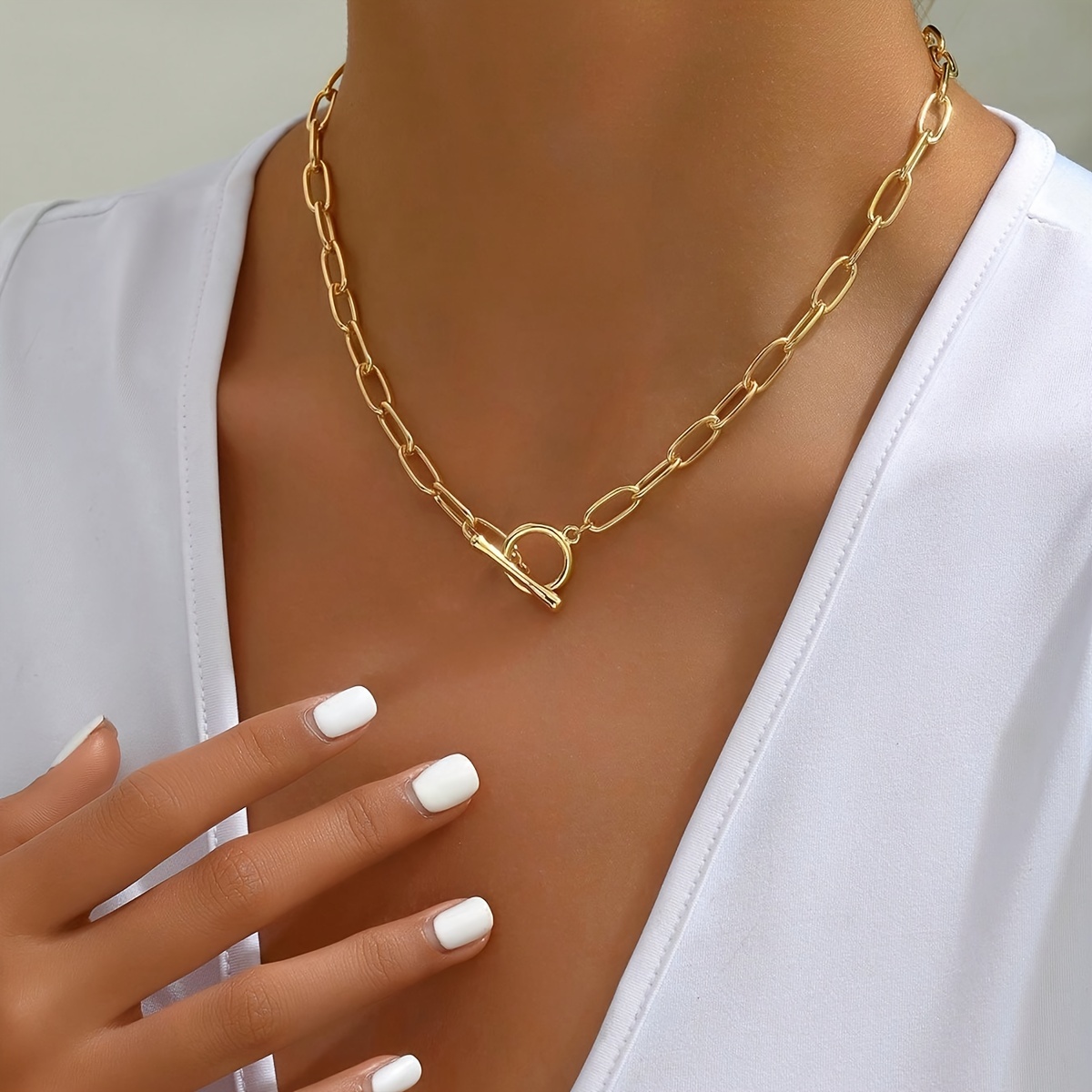 

Golden Ot Necklace Minimalist Paperclip Shaped Clavicle Necklace Stylish Personalized Neck Jewelry