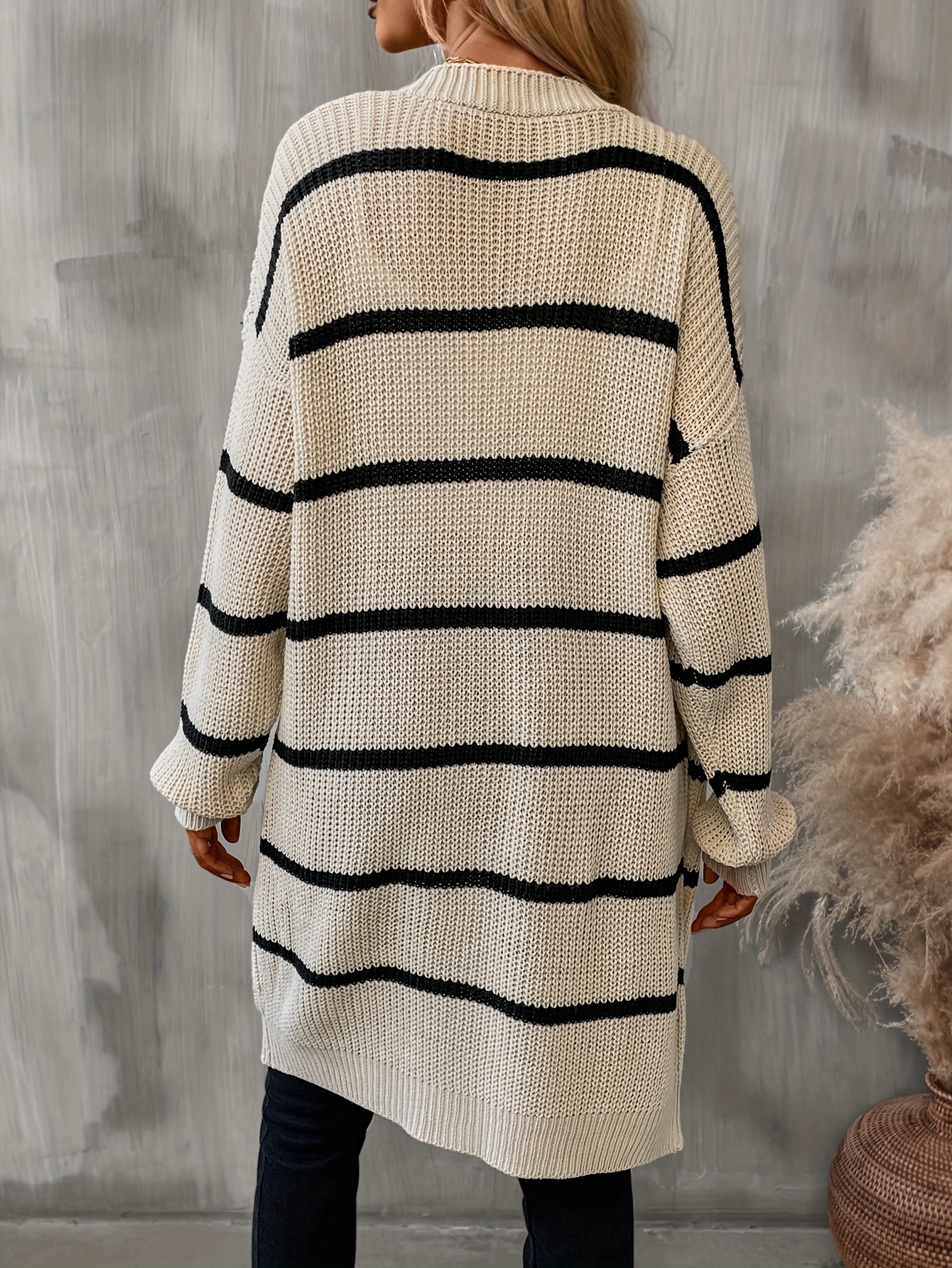 2023 Autumn and Winter Fashion Casual Black and White Striped Loose  Cardigan Sweater Women