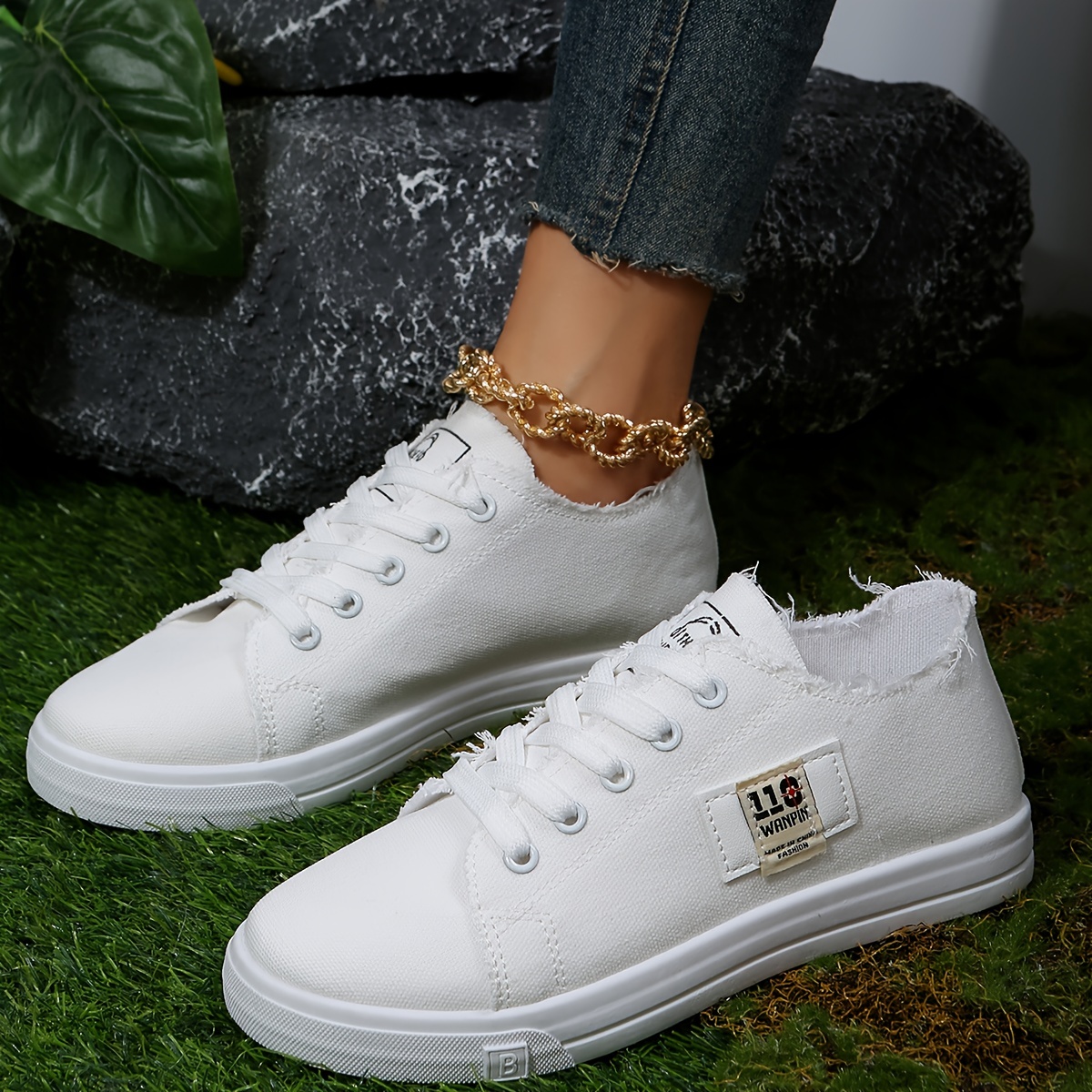 White color clearance canvas shoes