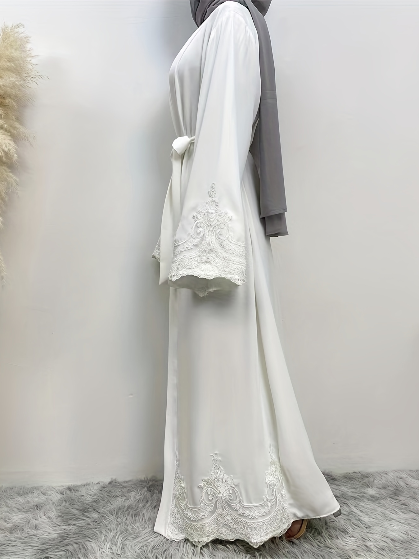 White kaftan hot sale abaya