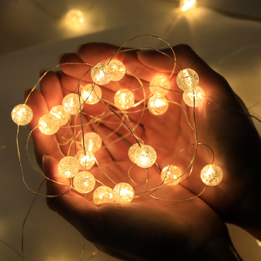 Guirlande lumineuse de 20 LED avec petites fleurs et vignes, 20 LED,  alimentation par piles, pour Noël, mariage, jardin, anniversaire :  : Luminaires et Éclairage
