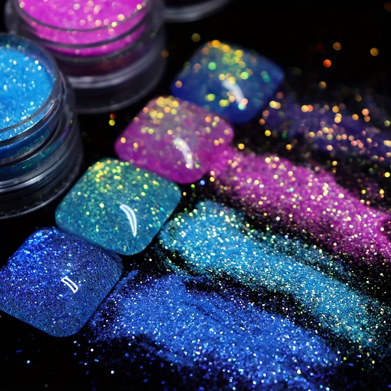 Lovely sugar effect nails by @maidesignz featuring our iridescent glitter  dust Shop for them at Dailycharme.com!