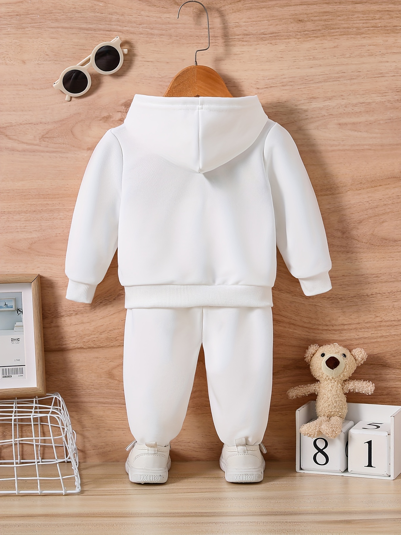 2pcs Baby Boy/Girl Cartoon Sheep Pattern Grey Fuzzy Fleece Long-sleeve Pullover and Trousers Set