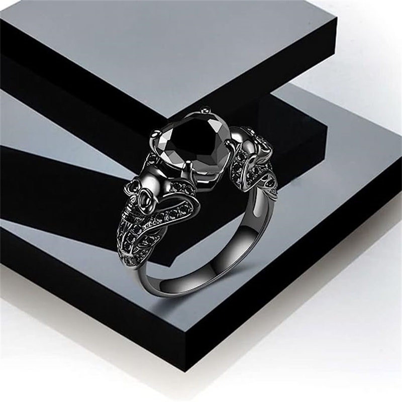 Gothic deals claddagh ring