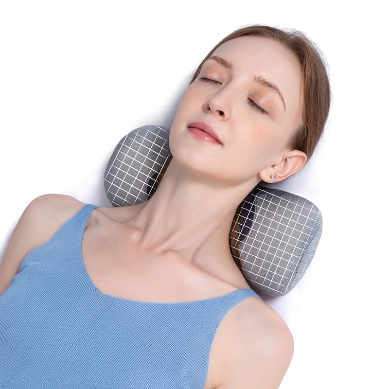 <div id=cnt> Dieses Shiatsu Kissen wurde zusammen mit  Therapeuten entwickelt. Die Aquagold-Silica Kugeln, die im Kissen  einliegen, stimulieren 9 Akkupunkturpunkte am Nacken und fördern damit die  Entspannungsfähigkeit im Schlaf. Stressbedingte