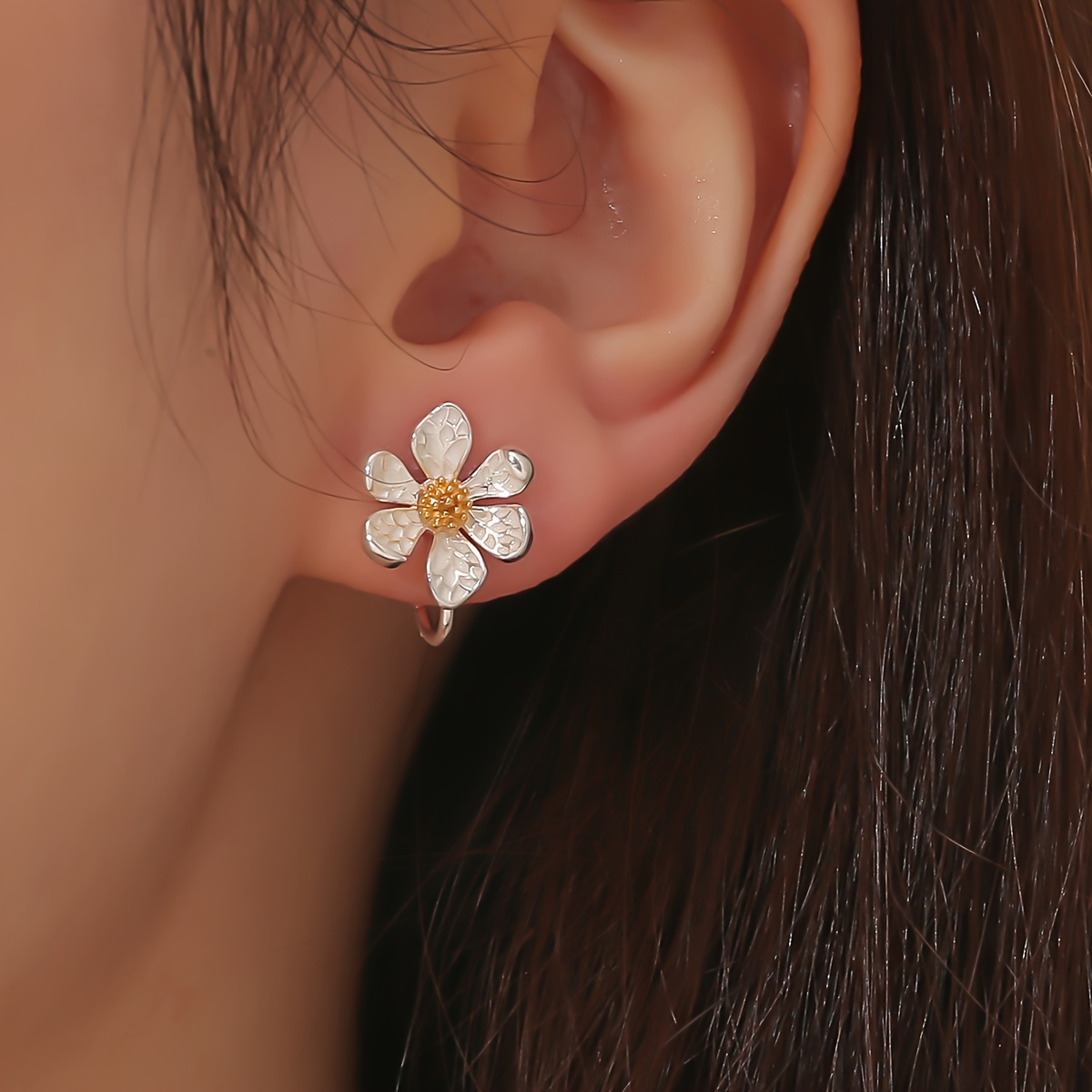 

Daisy Flower Decorative Earrings Elegant Ears Decoration Trendy Ears Accessories For Women