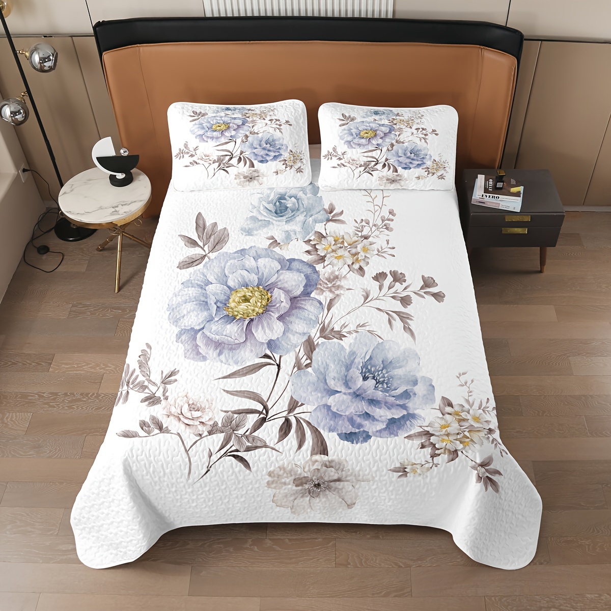 Juego de colcha de 3 piezas de diseño botánico reversible para cama  full/queen, flores y ramas azules sobre fondo blanco, cubrecama suave y  ligero de