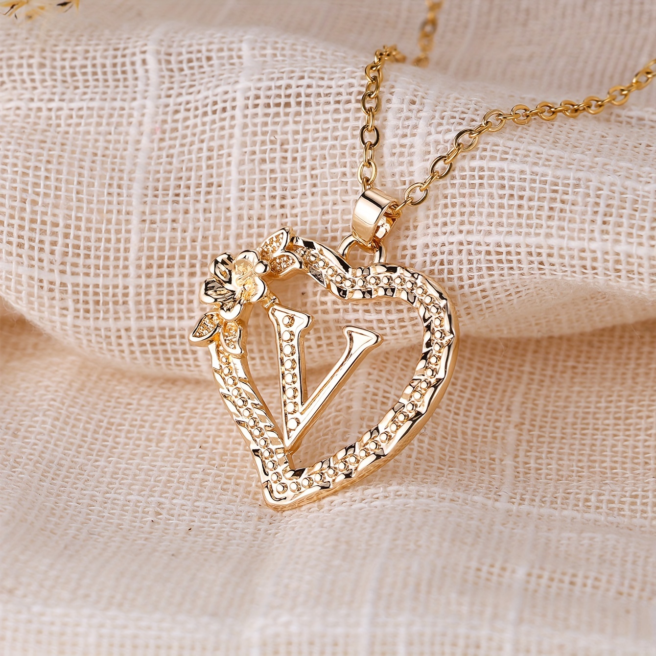 TEMU Style Love Flower Letter Pendant Necklace, A-z Alphabet Necklace, Letter Necklace, Dating Jewelry, Wedding Accessory
