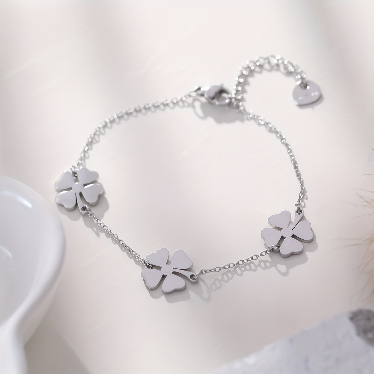 Four-leaf Clover Decor Bracelet