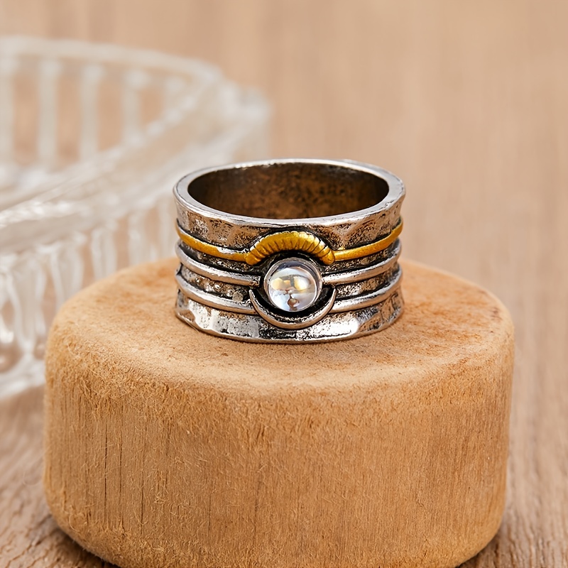 Delicate finger clearance rings