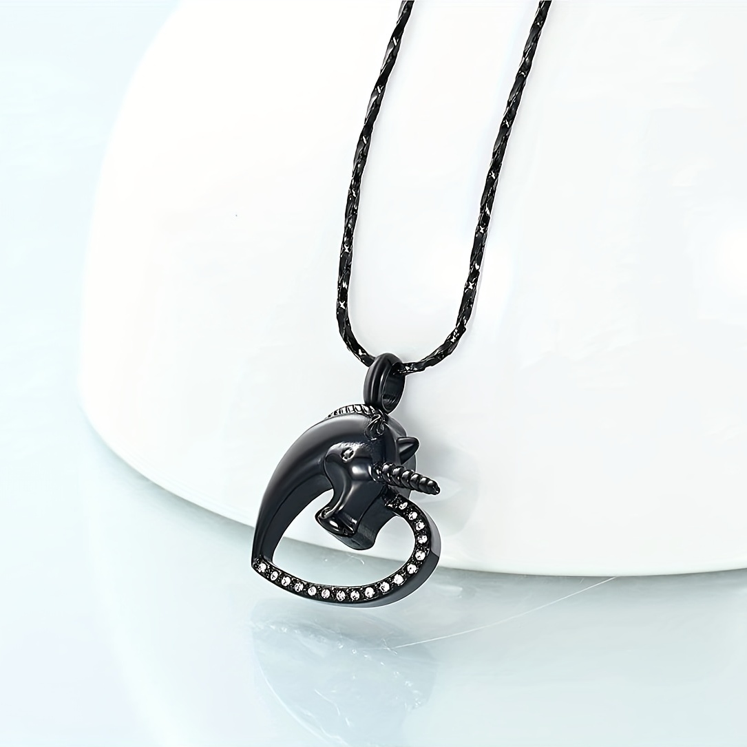 Locket necklace to hot sale hold hair