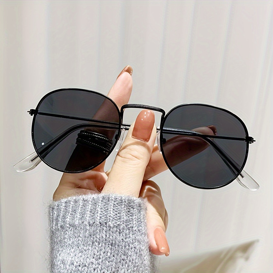 MIZHO Retro Metal Round Round Frame Sunglasses For Men And Women