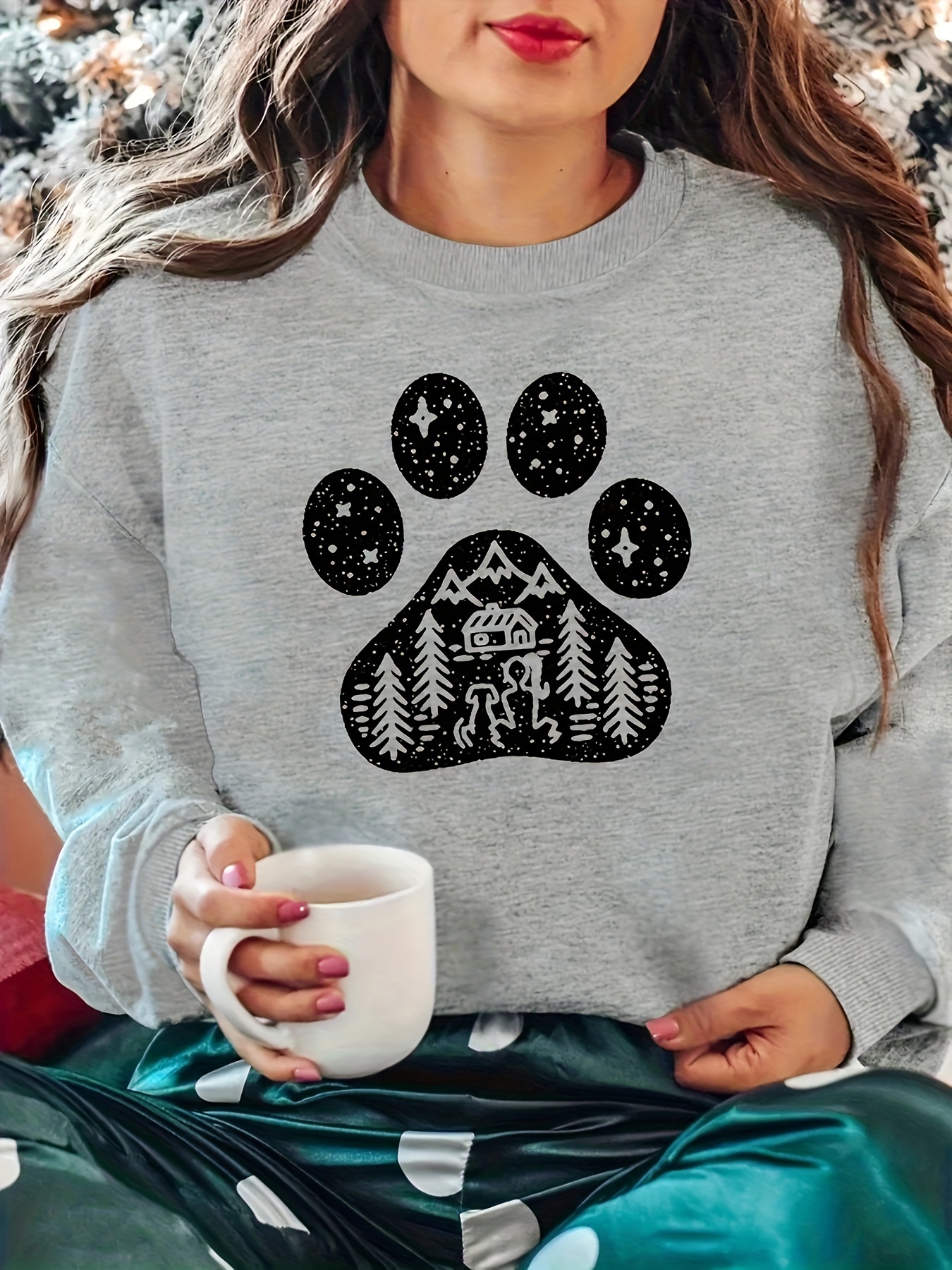 Dog paw store print sweatshirt