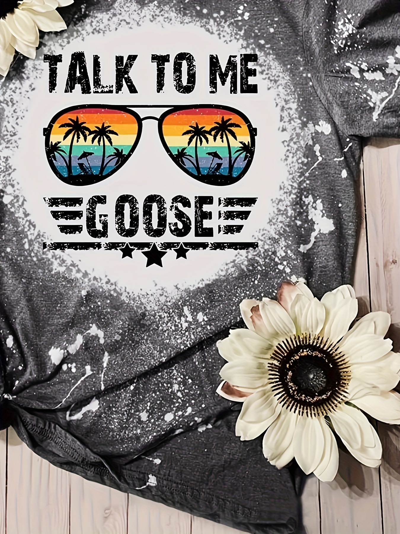  Top Gun Talk To Me Goose Vintage T-Shirt : Clothing