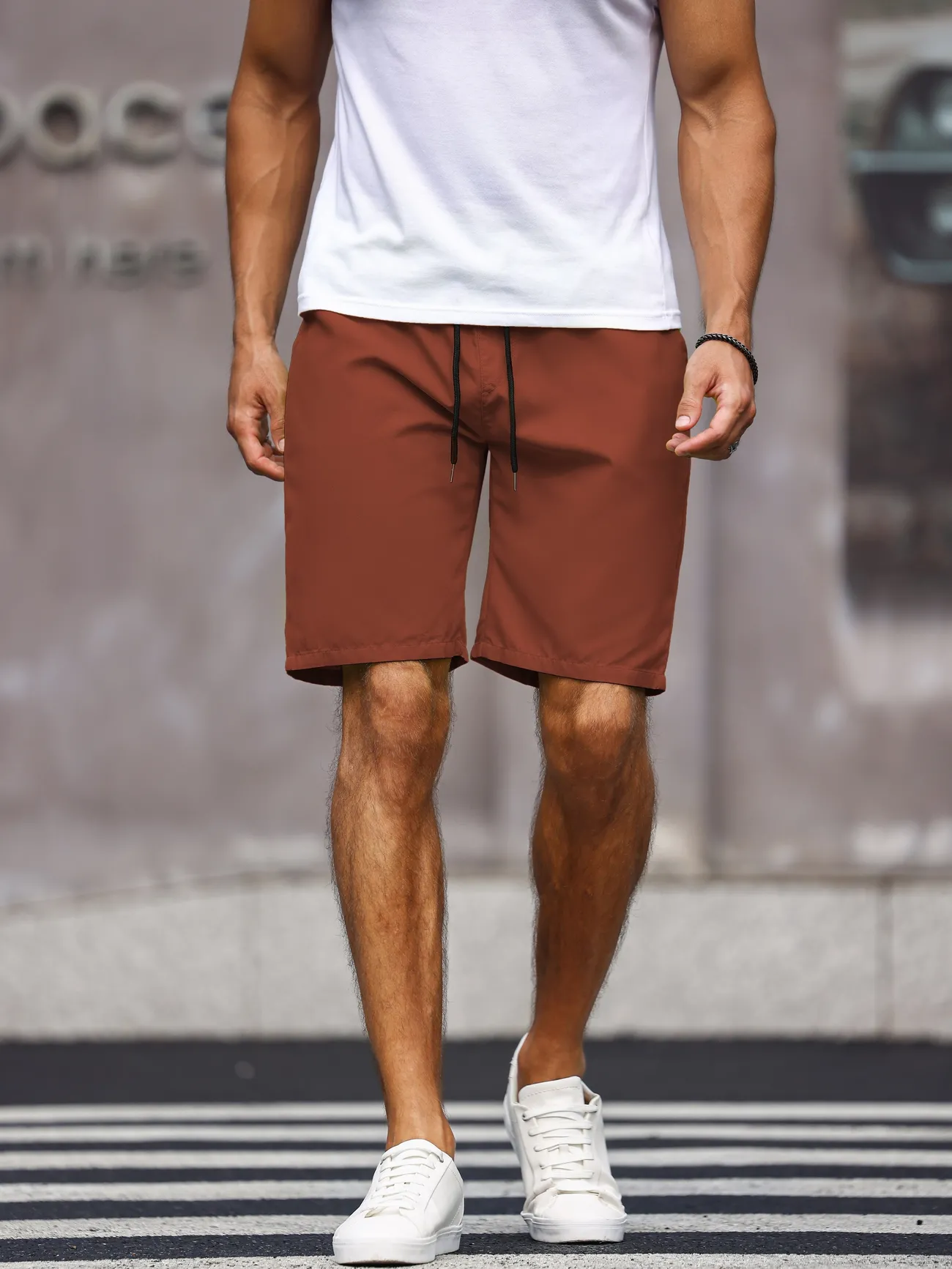 casual brown shorts outfit