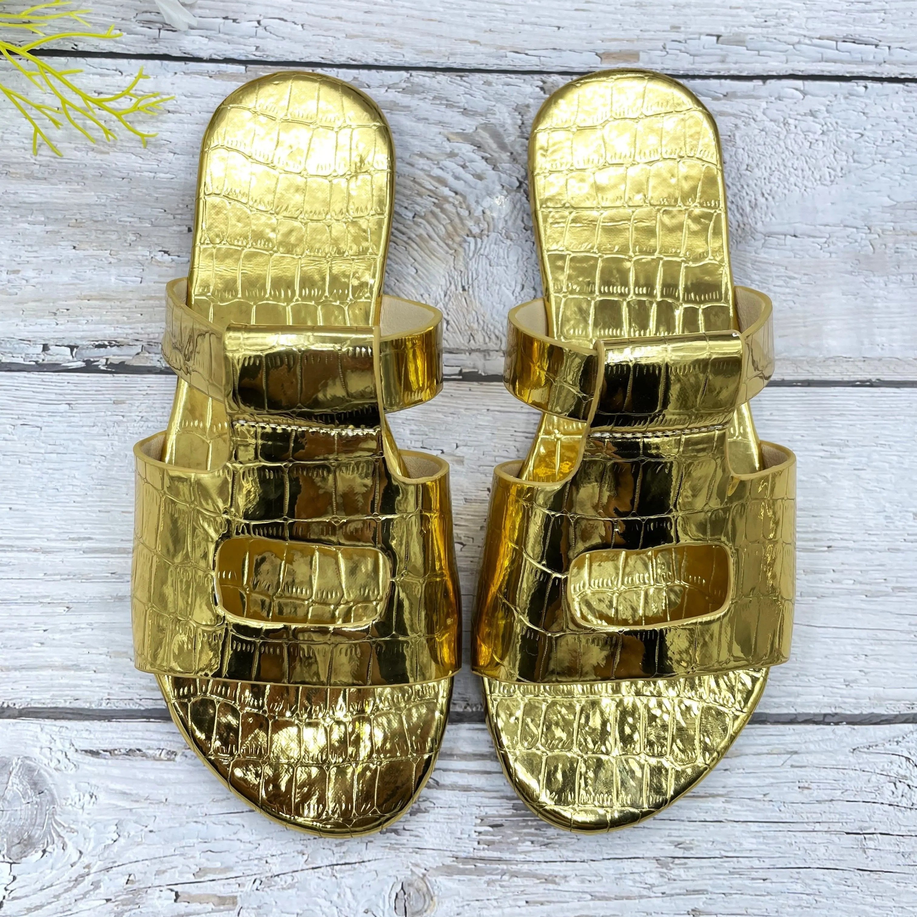 Sandalias Metálicas Con Decoración De Chian Para Mujer, Zapatos Deslizantes  Con Diseño De Cocodrilo De Imitación Y Punta Abierta, Zapatos De Playa  Cómodos De Verano - Temu Chile