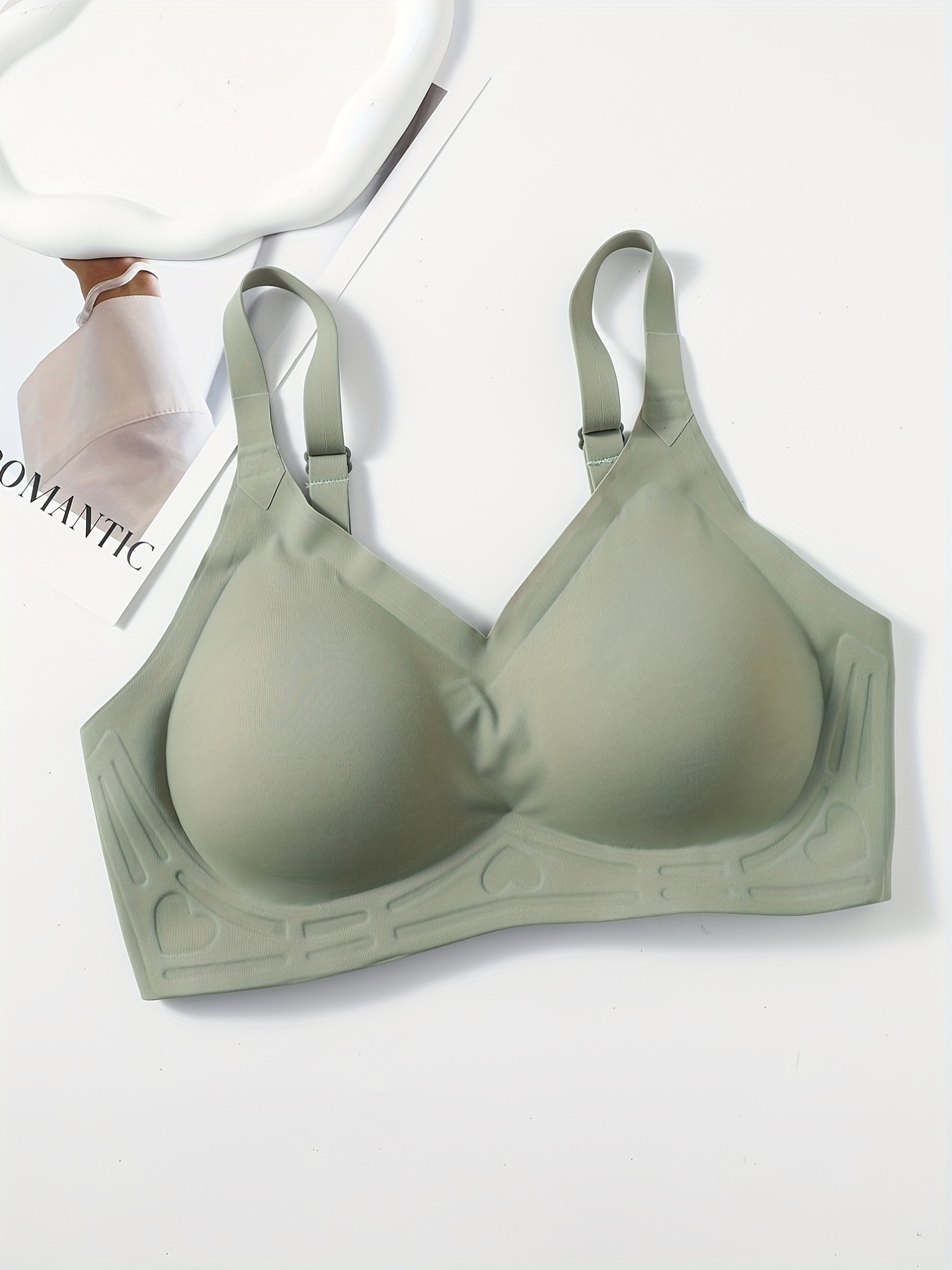 Baetty Seamless Bras for Women No Underwire, Jelly Strip Wireless Bra for  Women Full Coverage, Adjustable Supportive Padded Bras for Women, Ultra  Comfortable Ribbed Wirefree Womens Bras - Beige Grey at