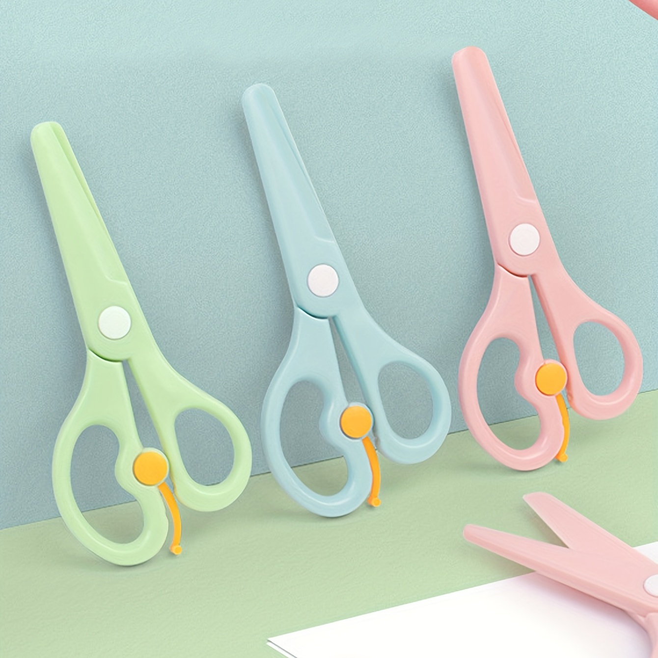 4pcs Safety Kids Scissors Toddler Preschool Blunt Tip Scissors With Cover  For School Classroom Crafting Cut Paper Assorted Colors 5.5 Inches, School S