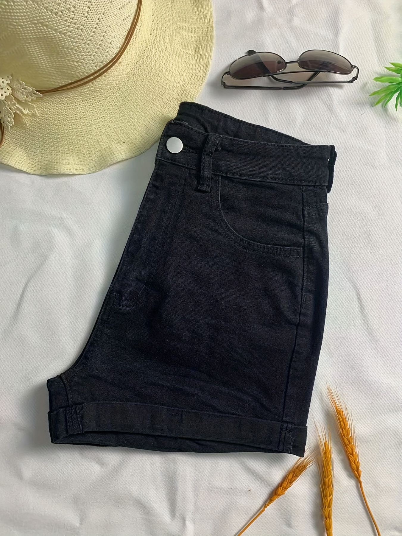 Women's Thong Style Short Denim Shorts - Belt Loops / Front Zipper