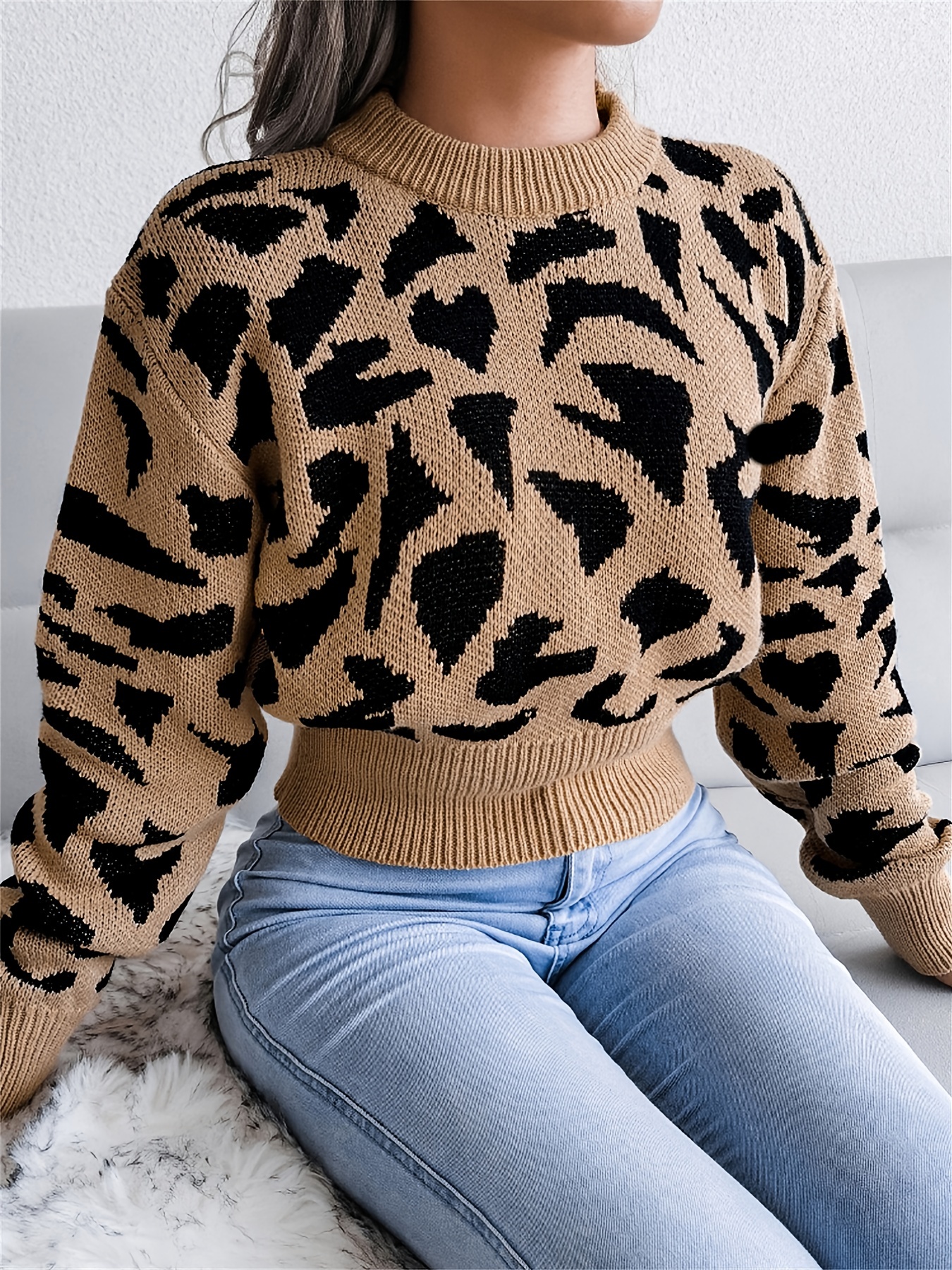 Leopard Print Crop Sweater, Casual Crew Neck Long Sleeve Sweater