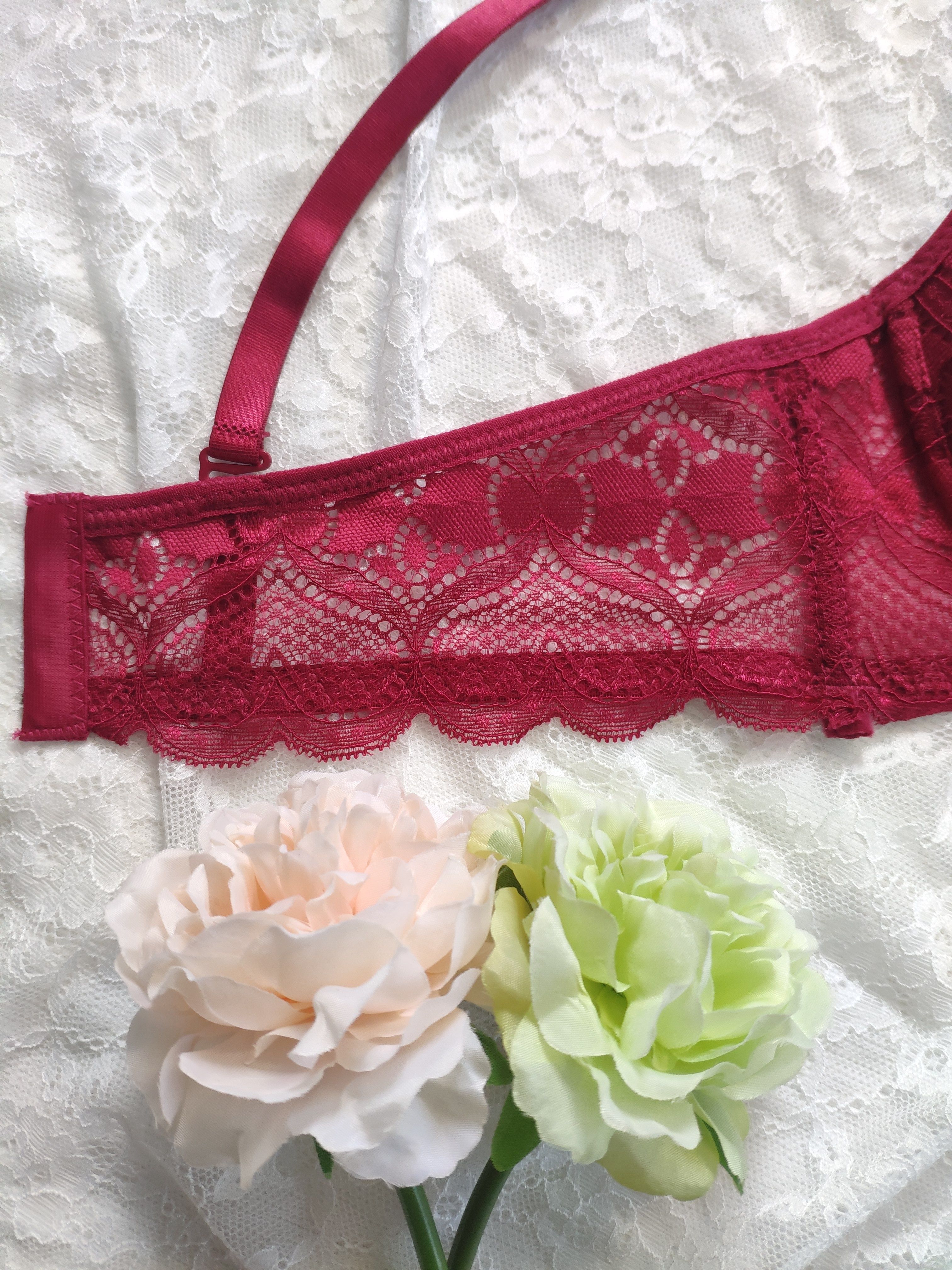 Maroon Lacey Victoria's Secret Bra 32C