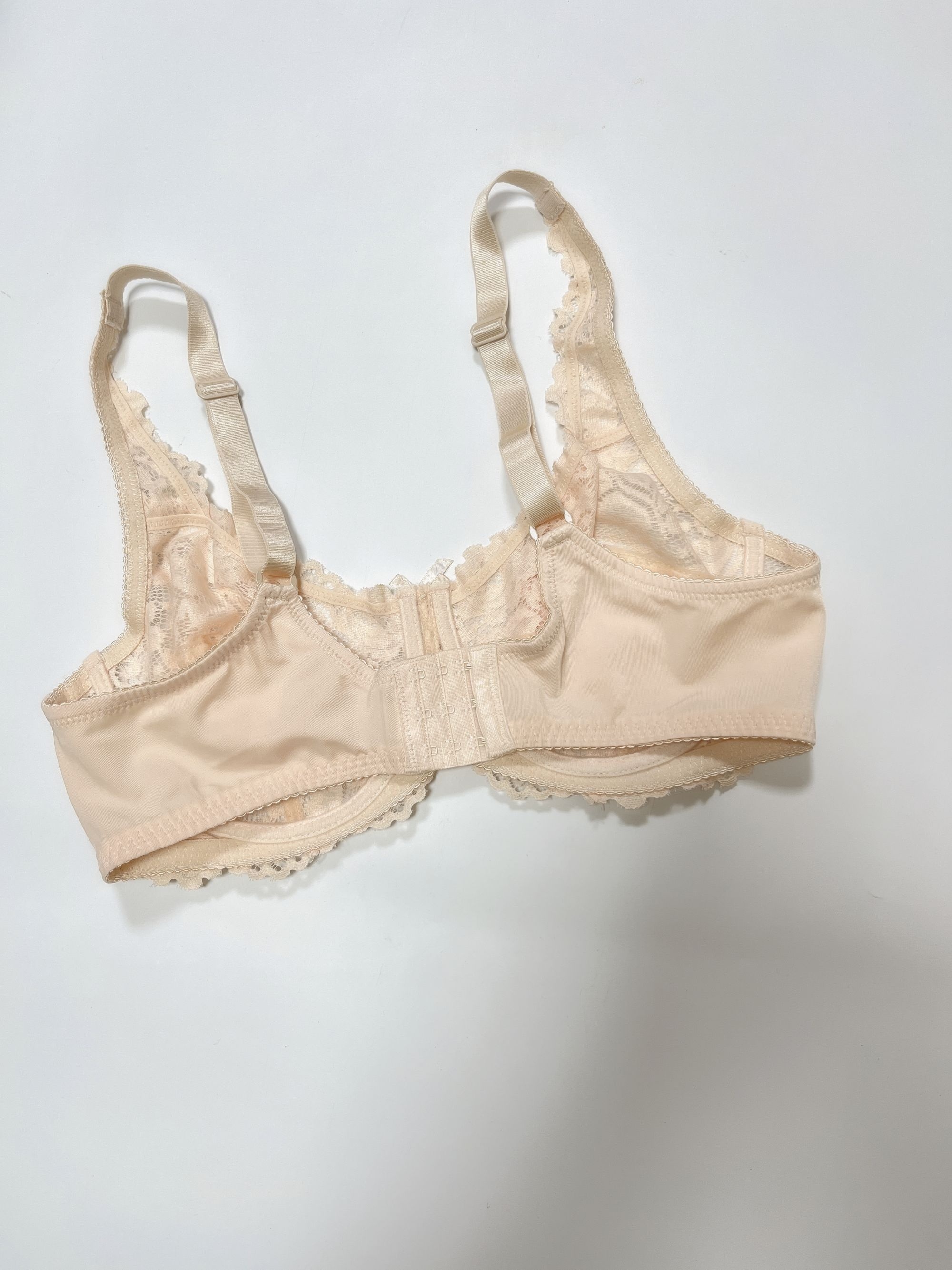 White/Ivory Very Sexy Bras 40DD (E)