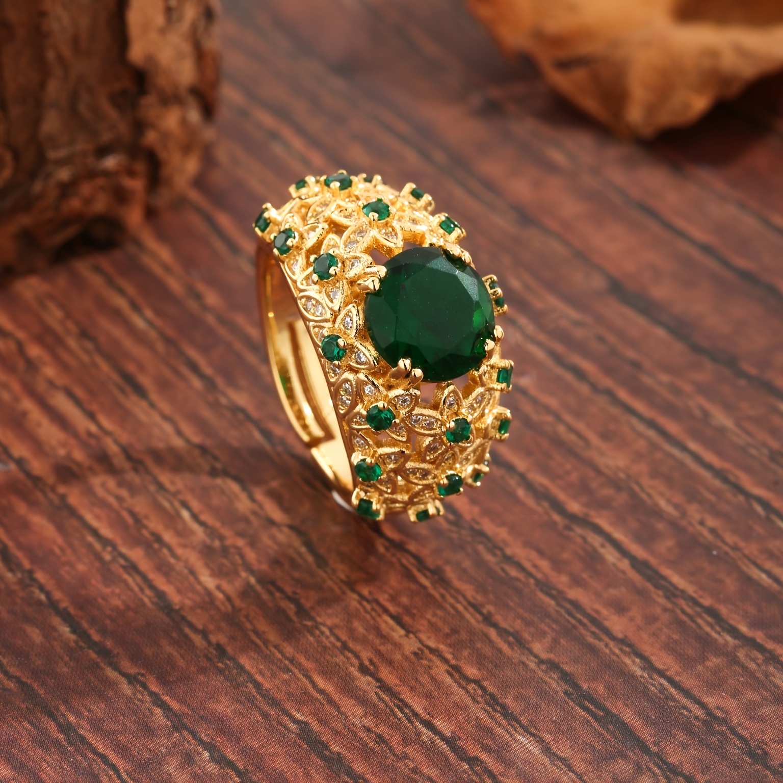 

1pc Vintage Ring 18k Gold Plated Inlaid Emerald Zirconia Symbol Of Beauty And Elegance Match Daily Outfits Party Accessory