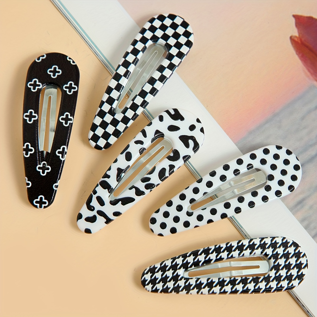 

5 Pcs/set Black White Pattern Snap Hair Clips Simple Hollow Forehead Broken Hair Clip Bangs Fixed Bb Clip