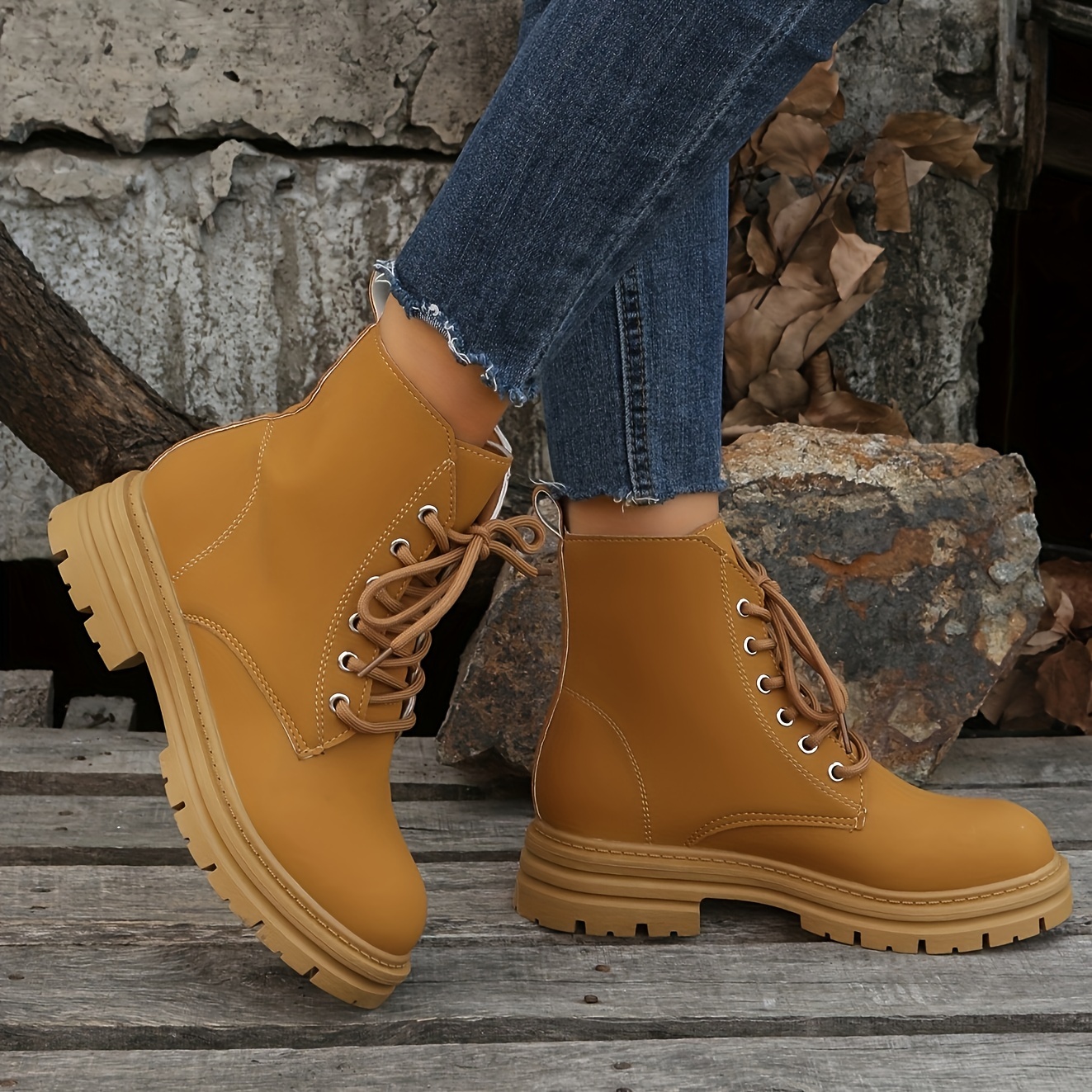 Minimal steel clearance toe boots