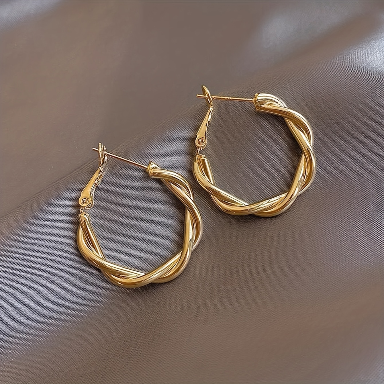 Boucles d'oreilles anneaux torsade avec motifs pour femme - Argent  sterling. Color: blanc