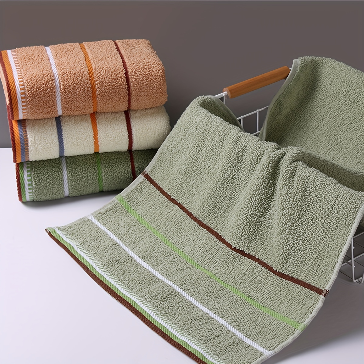 Striped Pattern Hand Towel Soft Skin-Friendly Absorbent Towel