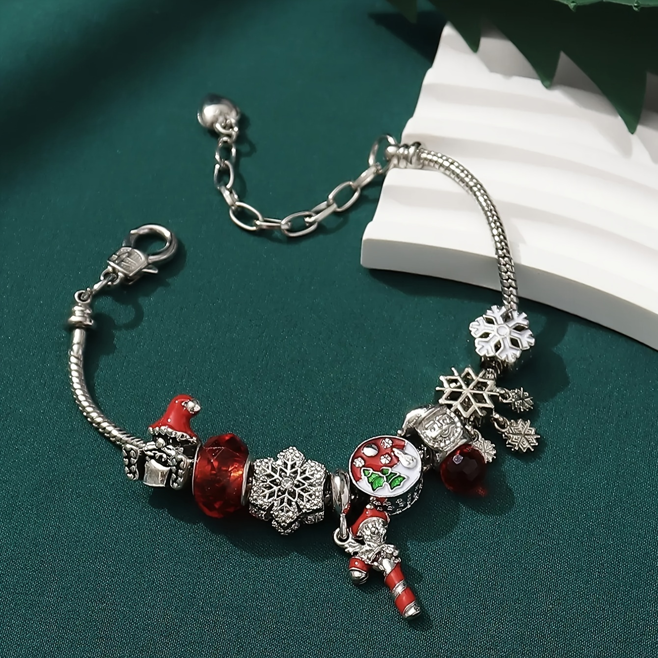 Christmas Tree Snowman Santa Claus Pendant Beaded Bracelet with Green Red Beads Adjustable Xmas Gift Hand String,Temu