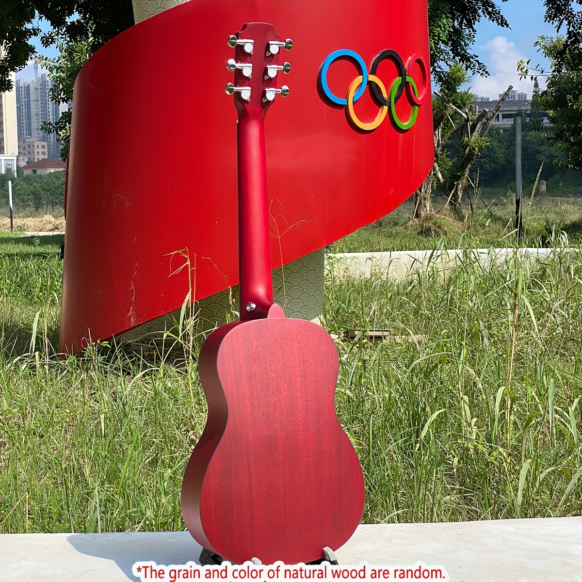 Guitare acoustique rouge
