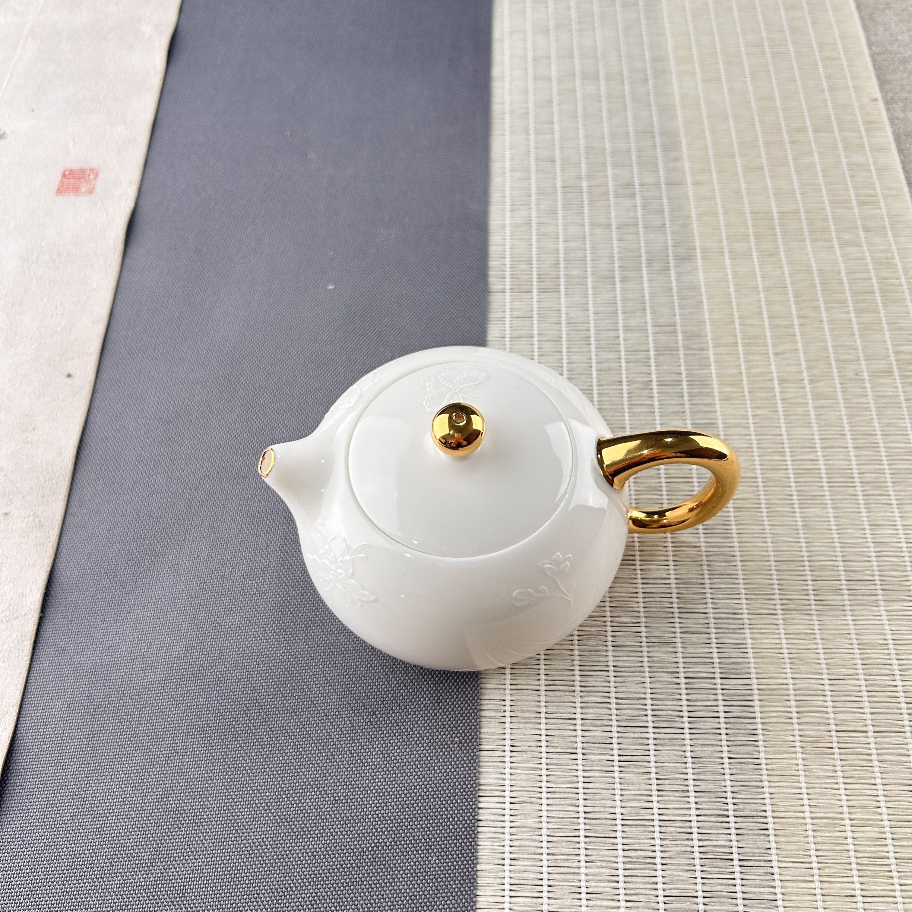 LtuSun Bollitore da tè smaltato in Porcellana da 2,4 Litri con Manico in  Ceramica teiera