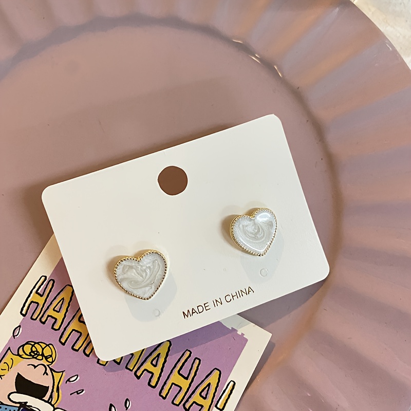 

1 Pair Vintage Heart-shaped Clip-on Earrings, Alloy Fashion Ear Cuffs, Simple , Daily & Gift , Valentine's Day Suitable, Wear, Cute Earrings