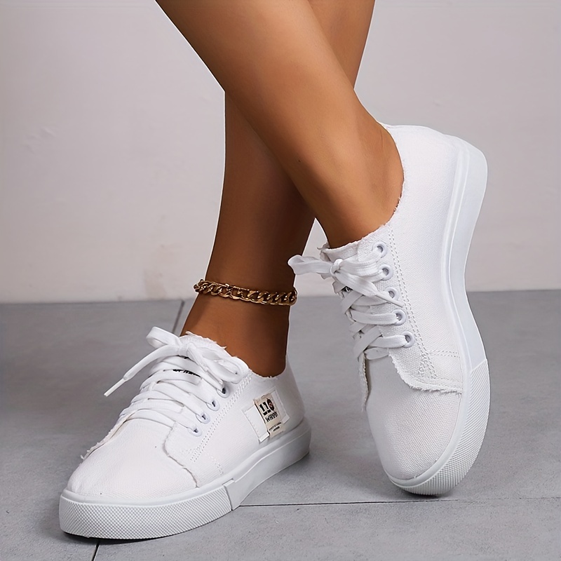 The Perfect Blend of Style: Exploring Women’s Canvas Sneakers插图2