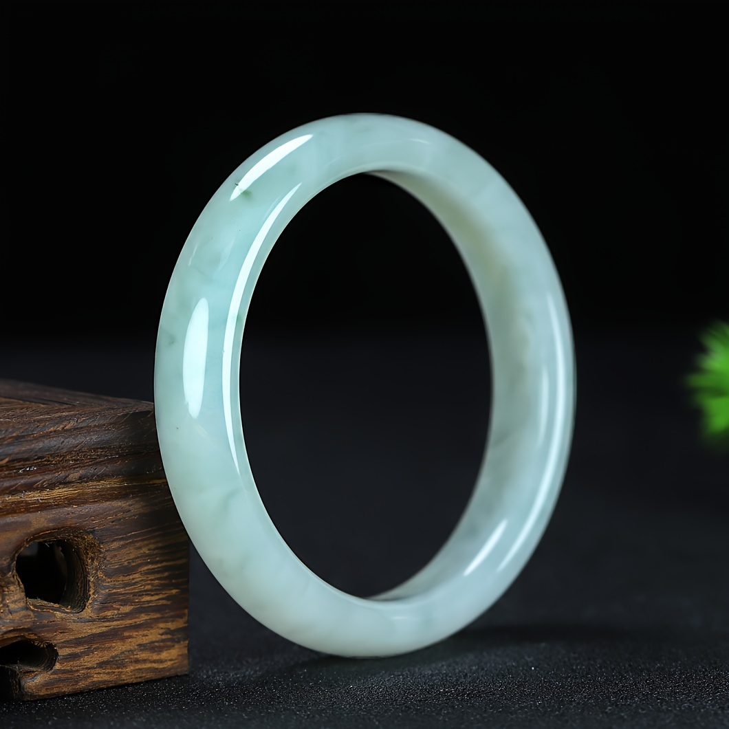 Round on sale jade bangle