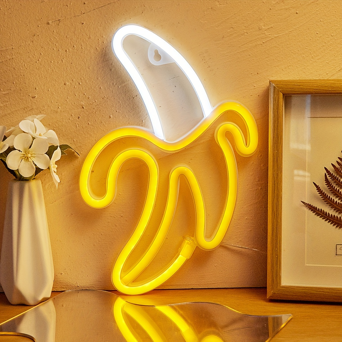 Lampada da muro a neon a forma di banana con LED.