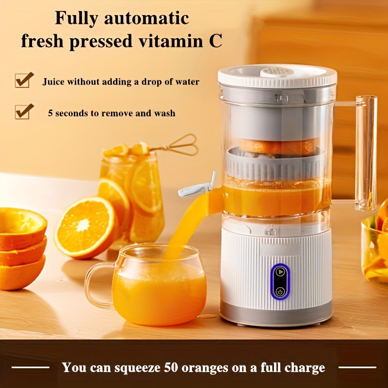 Exprima a mano el jugo fresco del exprimidor de naranjas para la presión  manual de la fruta