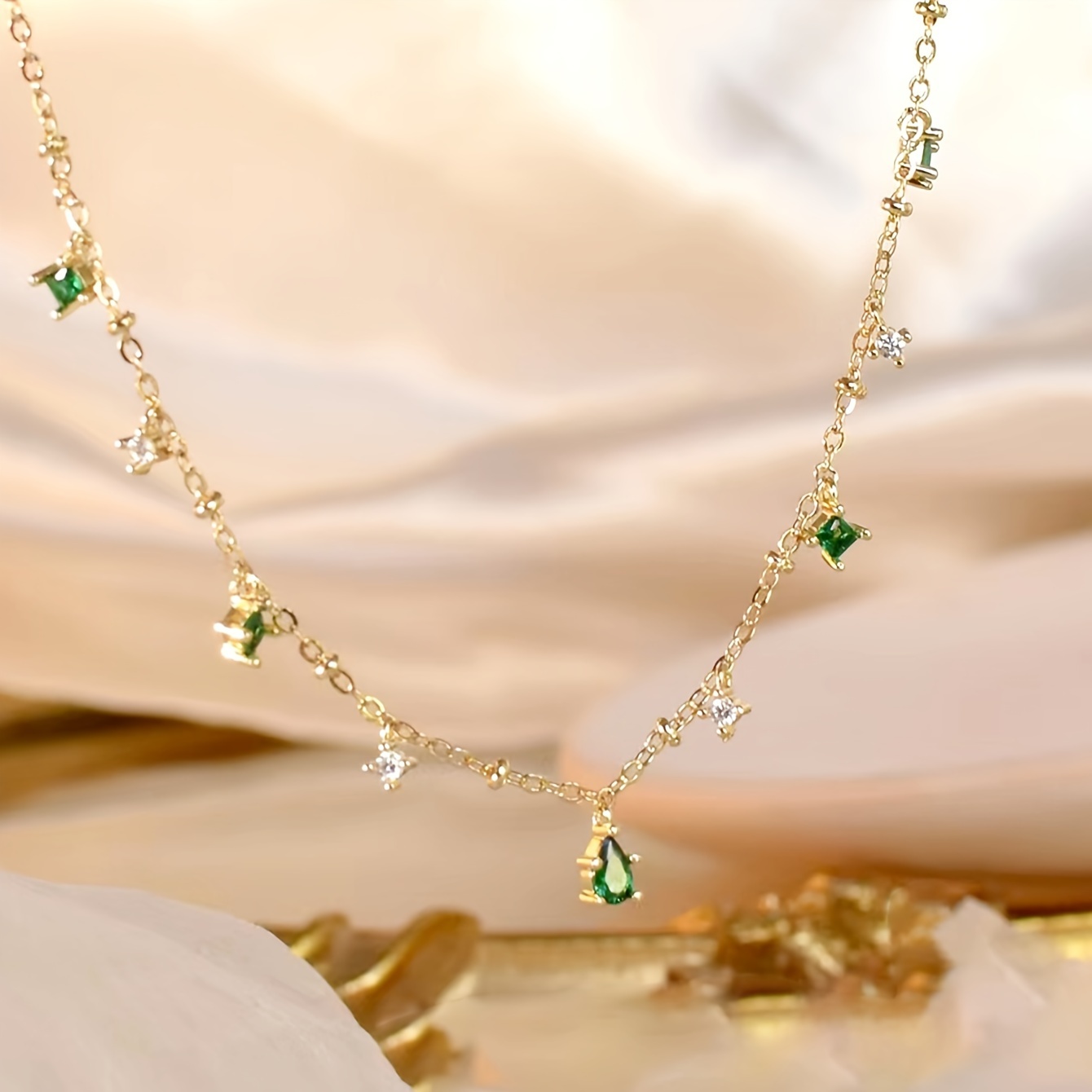 Emerald drops hot sale necklace designs