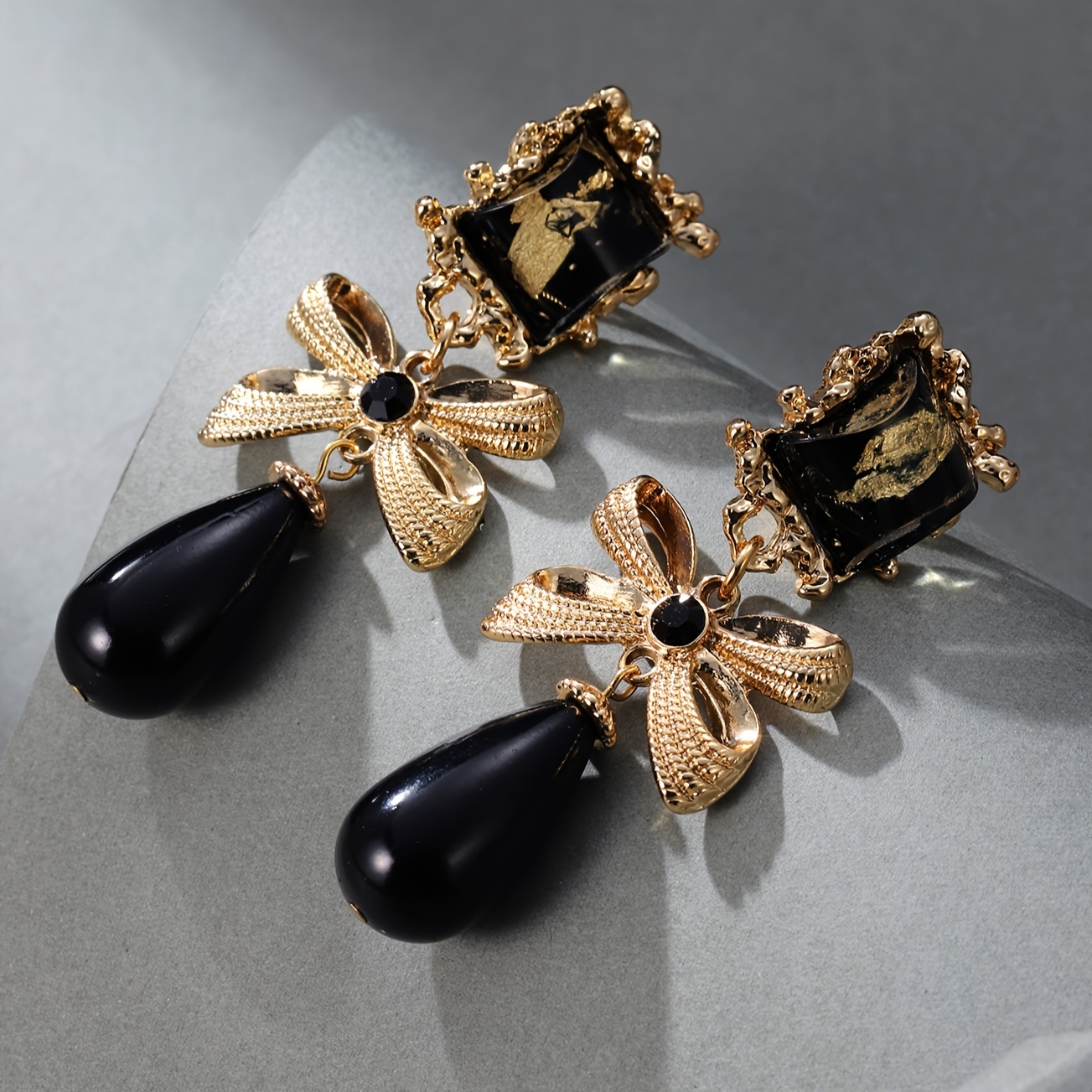 Grandes Boucles D'Oreilles Vintage En Résine Et Perle - Style Paris - Occasion