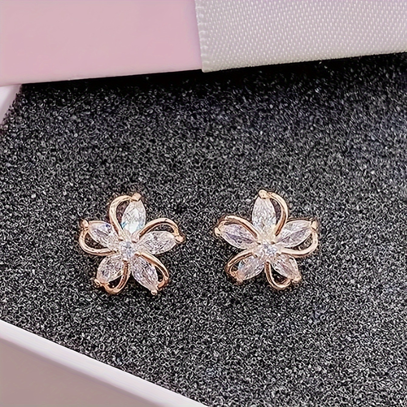 1 Pair Of Fashionable And Trendy Versatile Design Women's Ear Studs