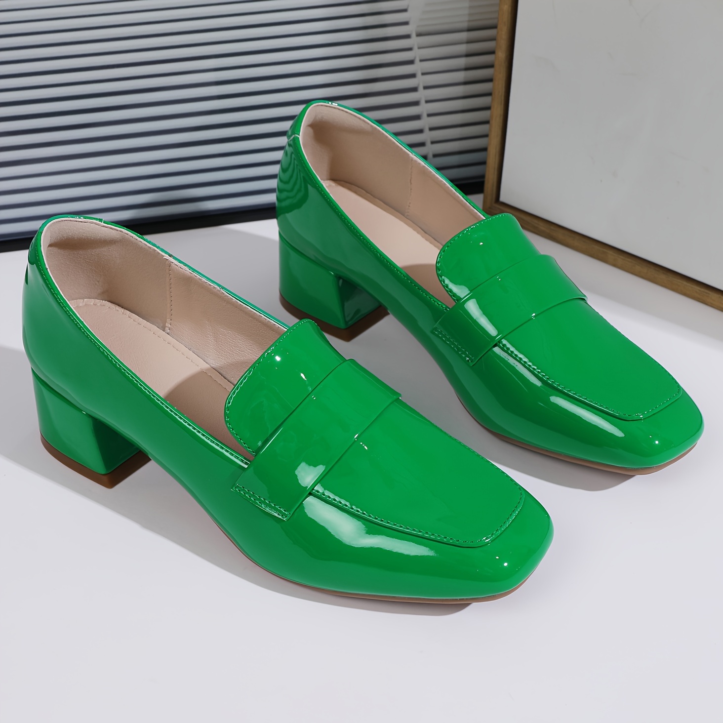 Green patent hot sale leather pumps