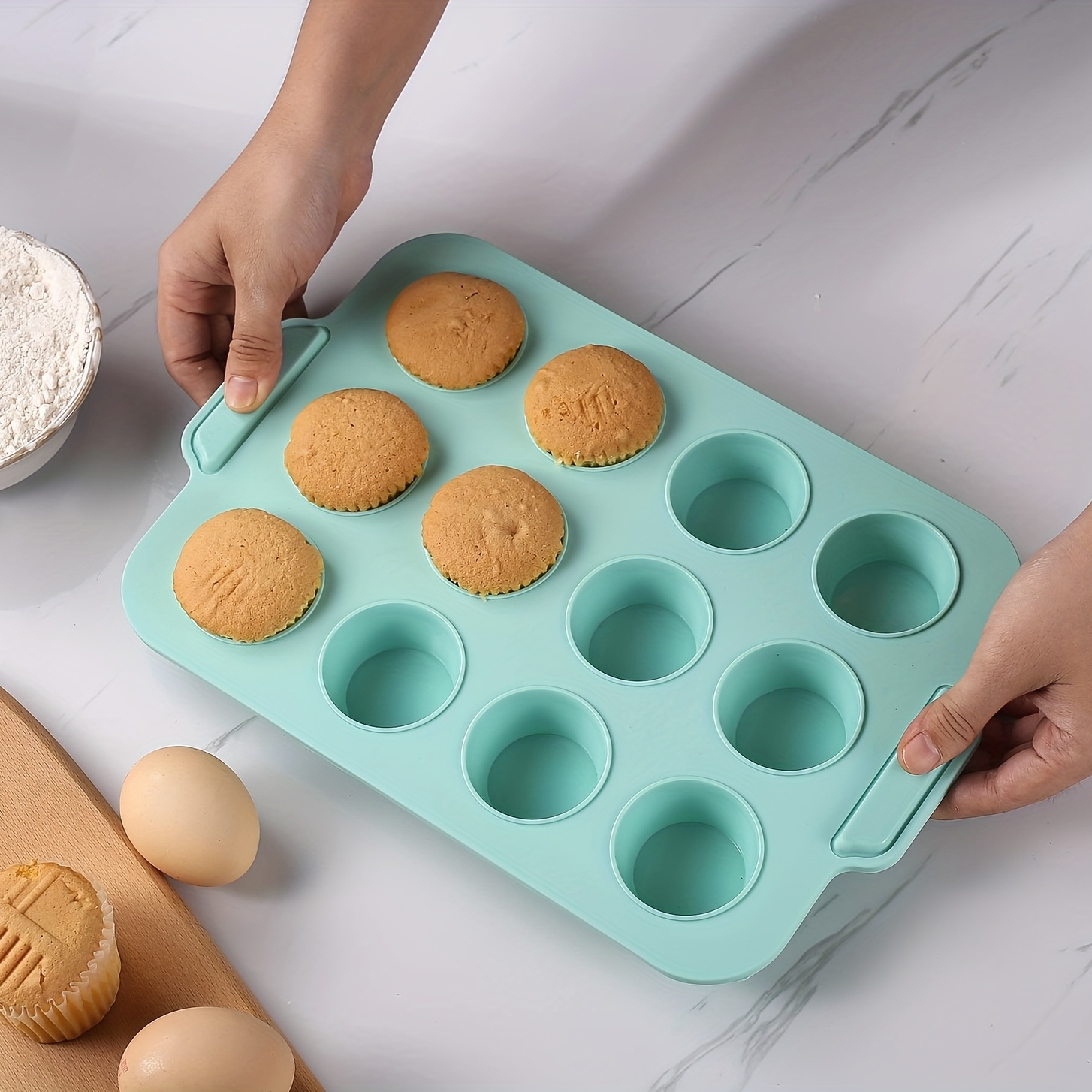 12 Mini Muffins (Silicone Molds)