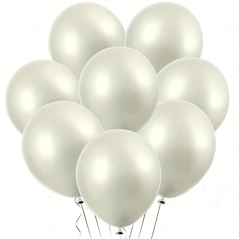 Ballon D'hélium Argenté Sur Fond Blanc Pour Les Fêtes D'anniversaire Et Les  Thèmes De Décoration