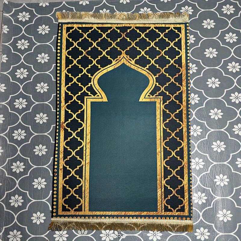 Tapis de prière et rosaire pour le culte dans le mois du Ramadan