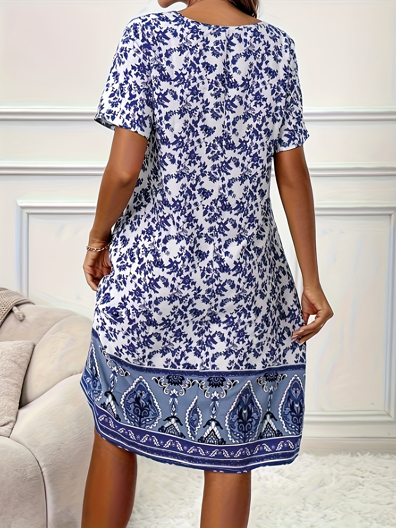 Round Neck Ditsy Floral Print Pleated Dress Below Knee Length