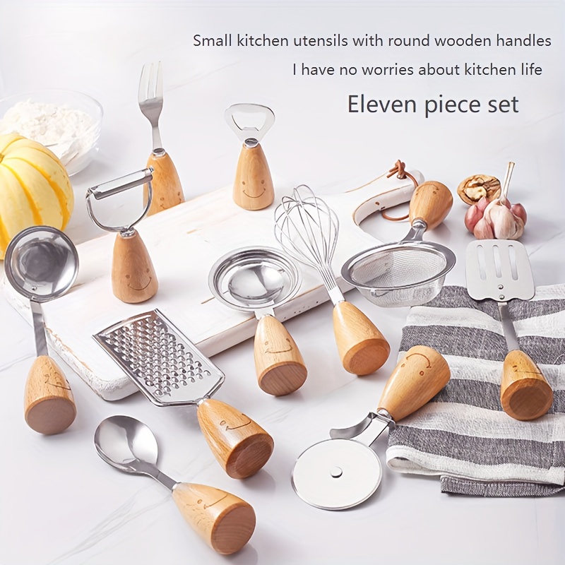 12 pieces/set of simple wooden handle multi-purpose kitchen tools suitable  for non stick cookware, including spatulas, spoons, storage buckets, etc